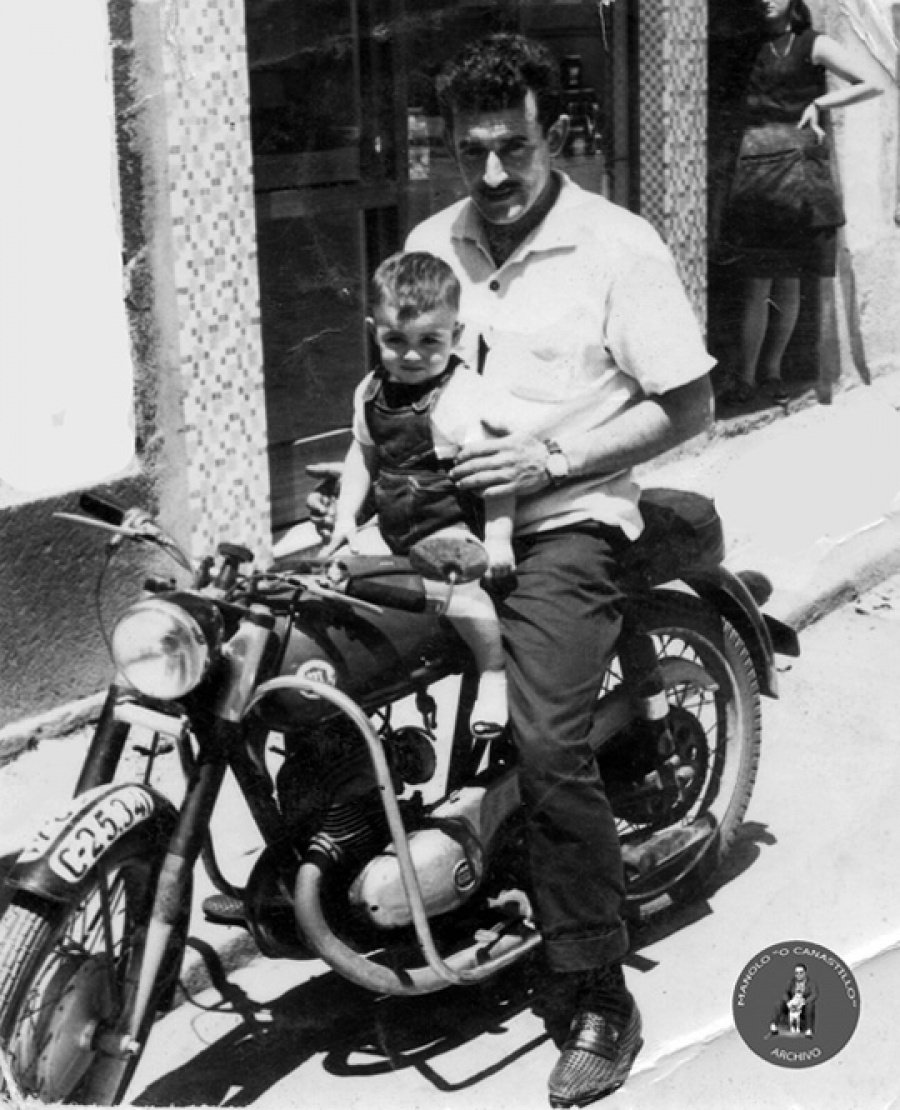 1958 - Tio y sobrino en moto